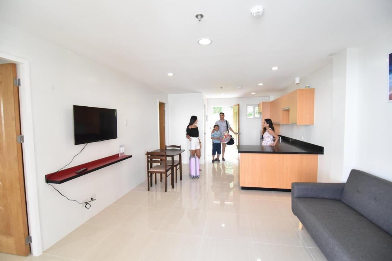 Holiday Oceanview Residences And Resort Samal Bagian luar foto